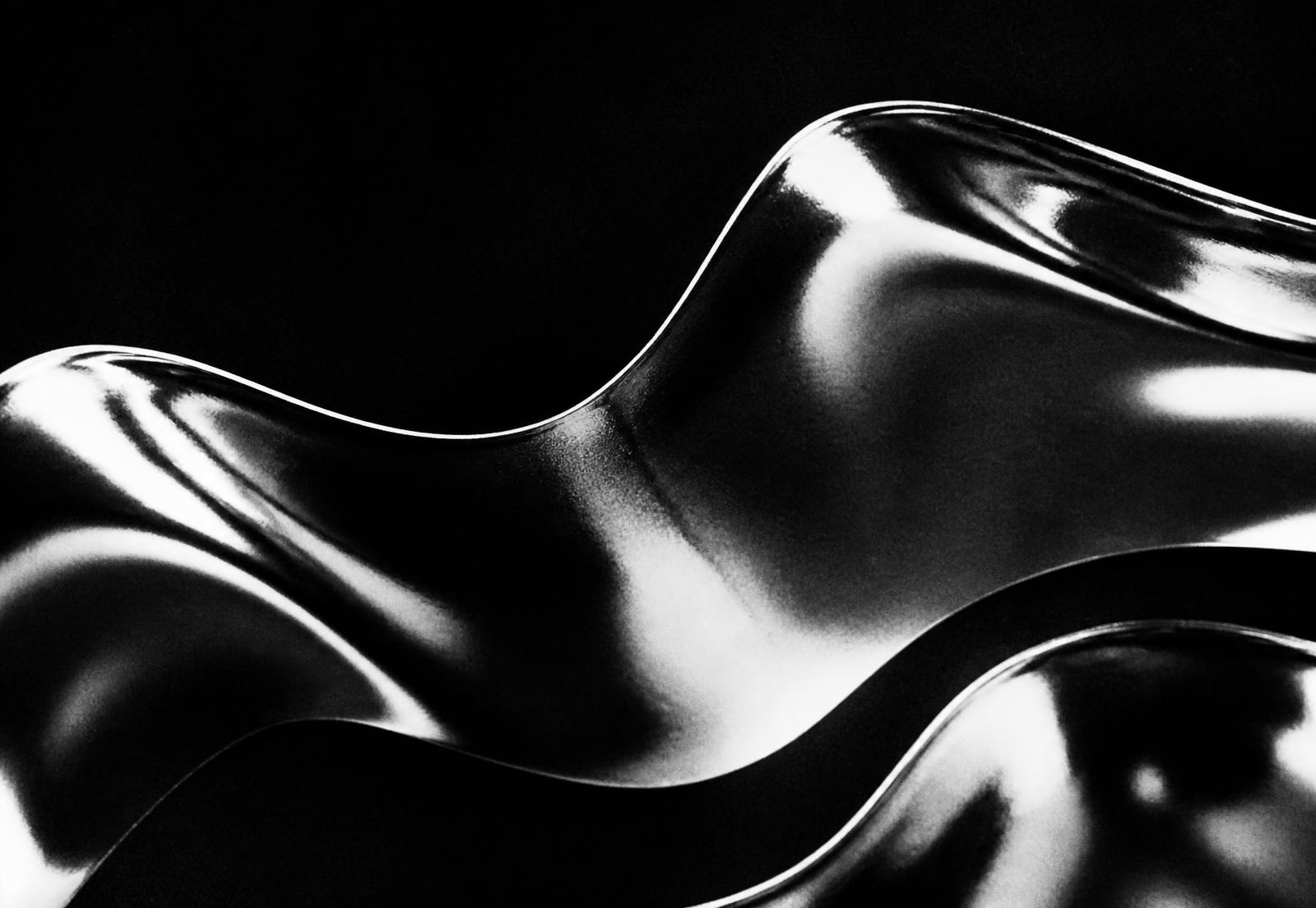 Abstract monochrome liquid metal form